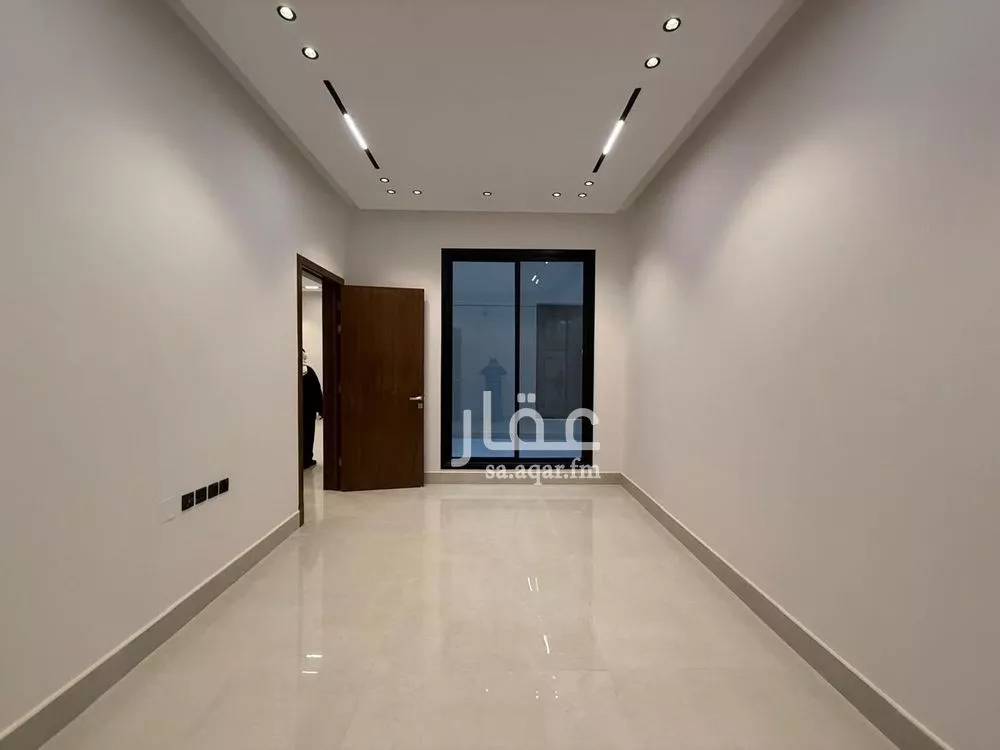 6 bedroom villa in Al Mahdiyyah 2