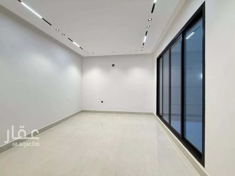 6 bedroom villa in Al Mahdiyyah 11