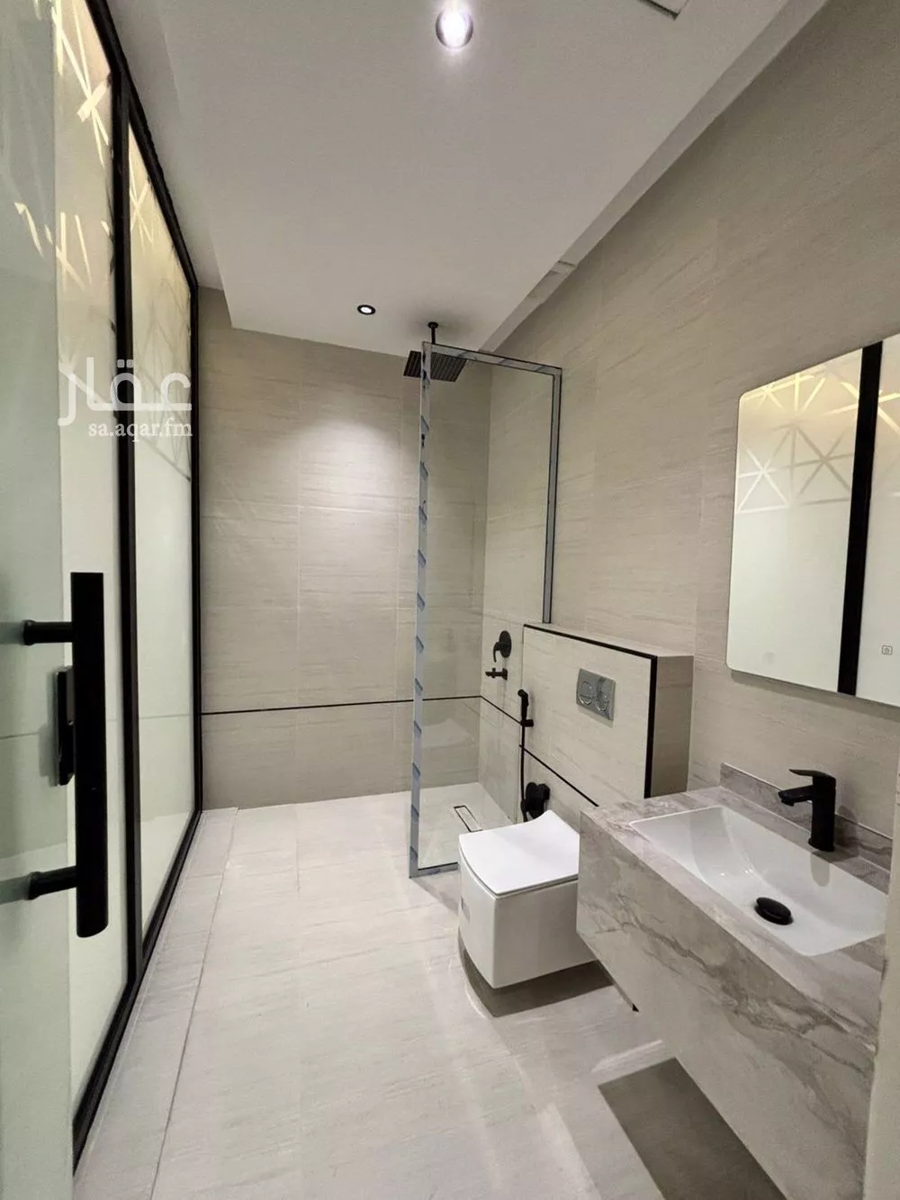 5 bedroom villa in Al Mahdiyyah 4