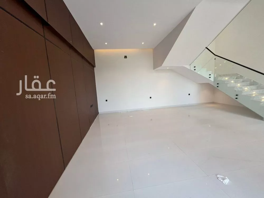6 bedroom villa in Al Mahdiyyah 5