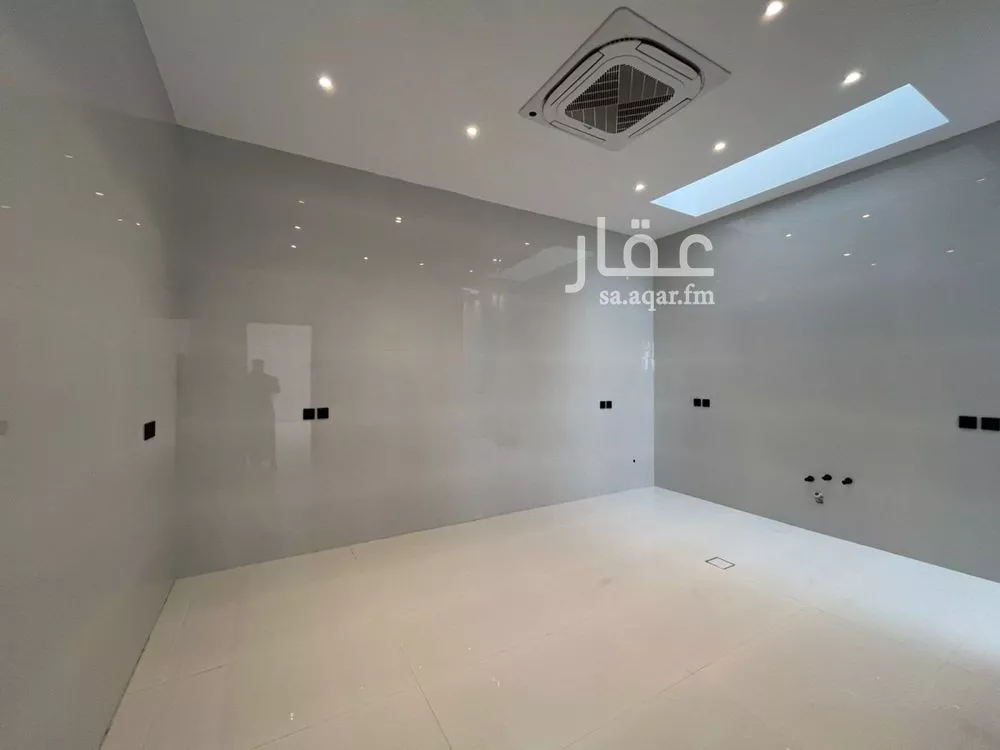 6 bedroom villa in Al Mahdiyyah 9