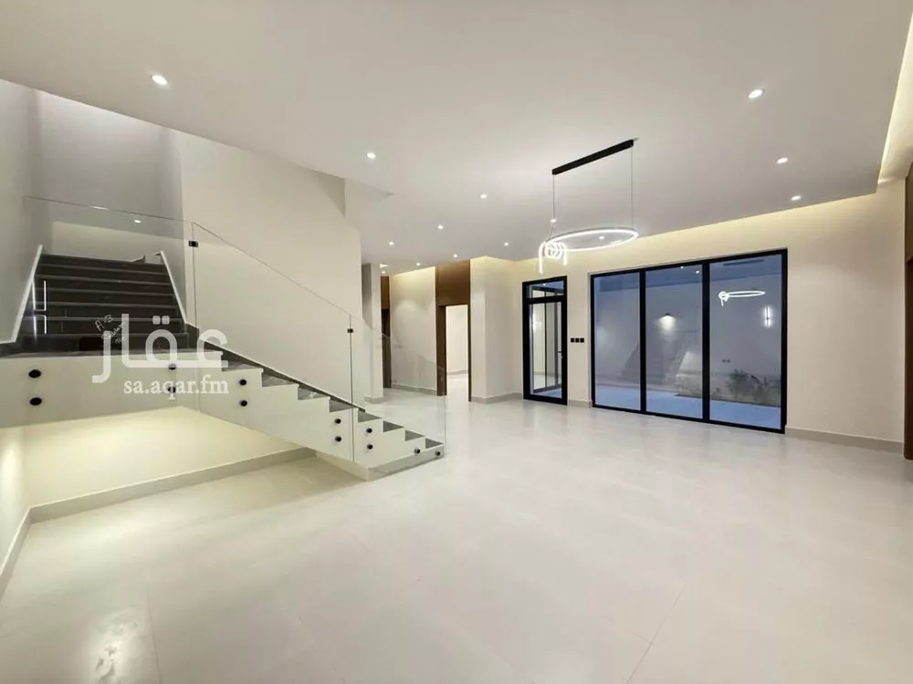 5 bedroom villa in Al Mahdiyyah 24