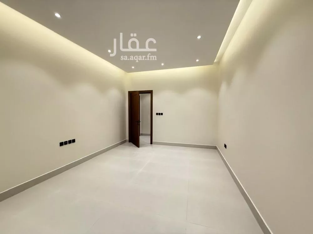 5 bedroom villa in Al Mahdiyyah 5
