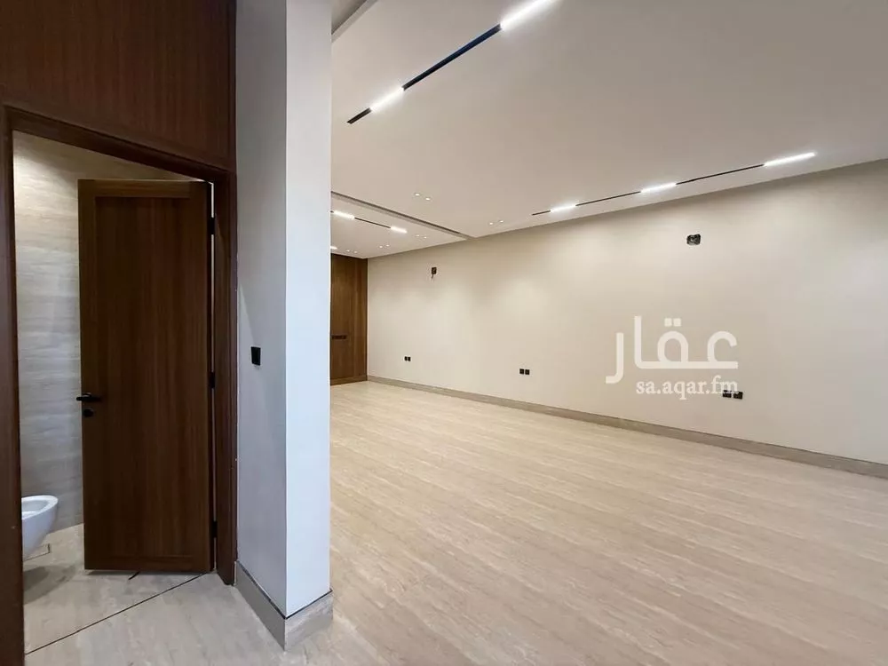 5 bedroom villa in Al Mahdiyyah 2