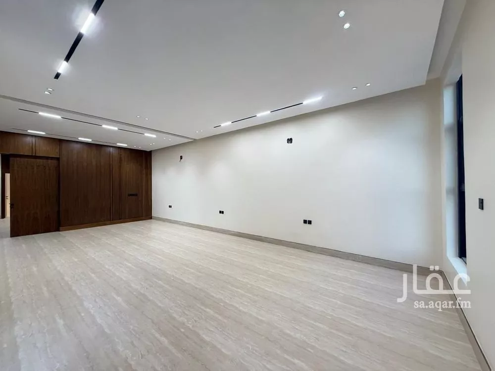 5 bedroom villa in Al Mahdiyyah 3