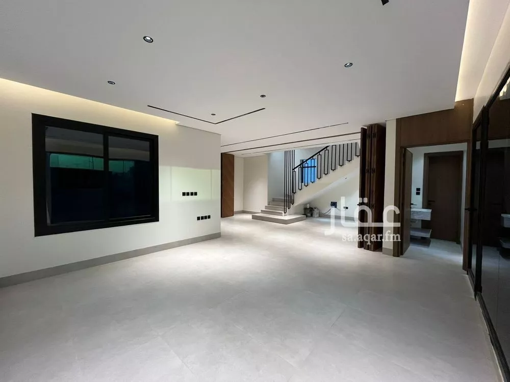 5 bedroom villa in Al Mahdiyyah 2