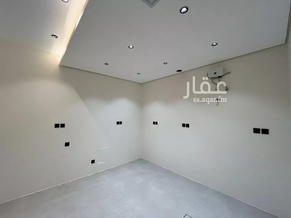 5 bedroom villa in Al Mahdiyyah 3