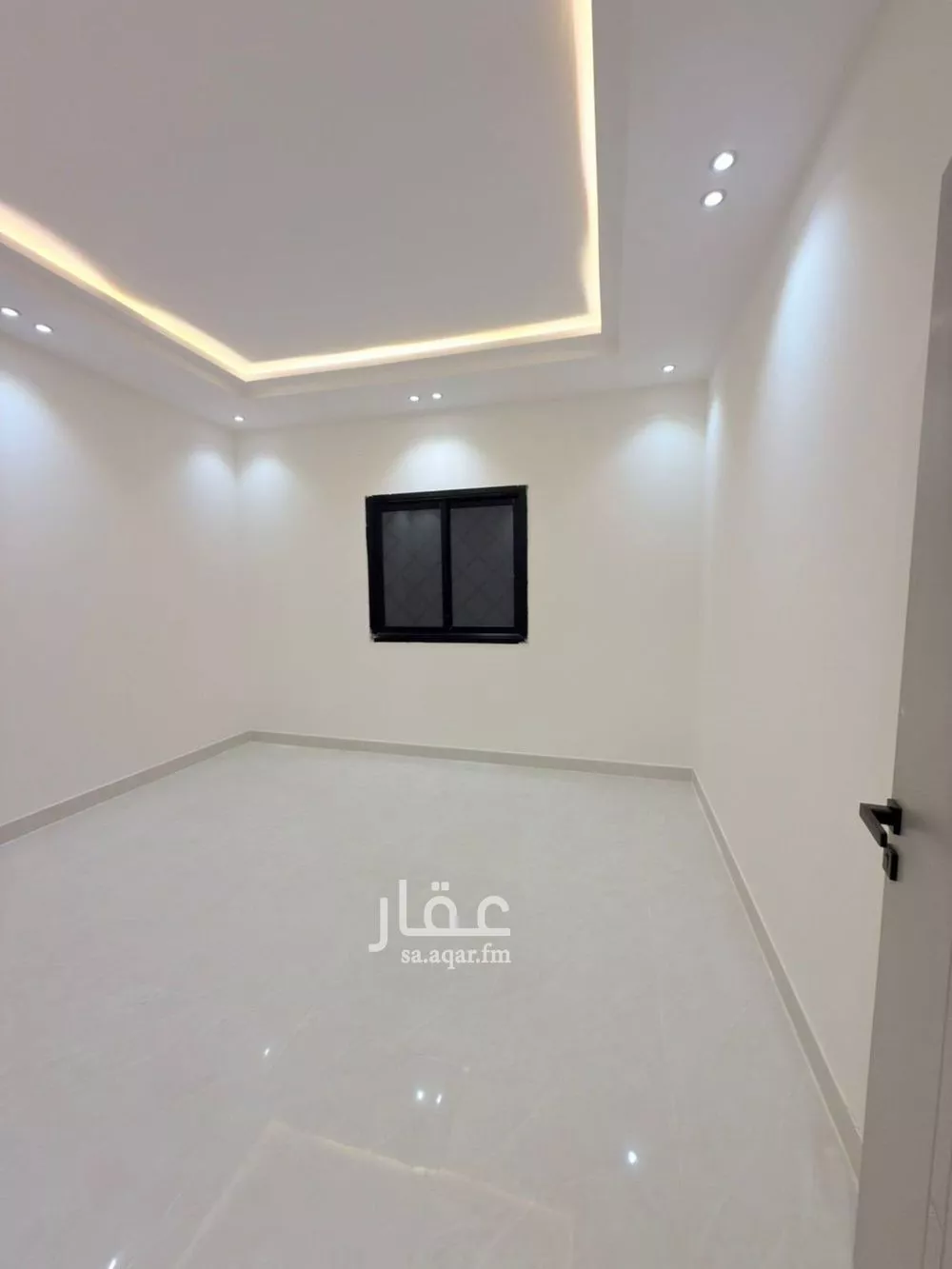 فيلا 5 غرف في طيبة 5