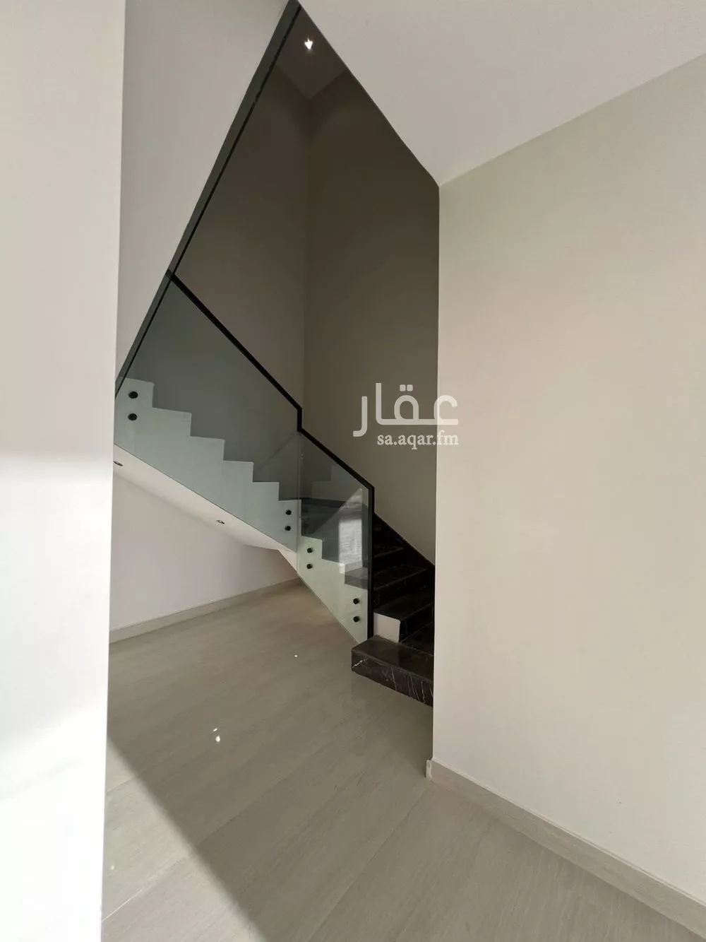 5 bedroom villa in Al Mahdiyyah 2