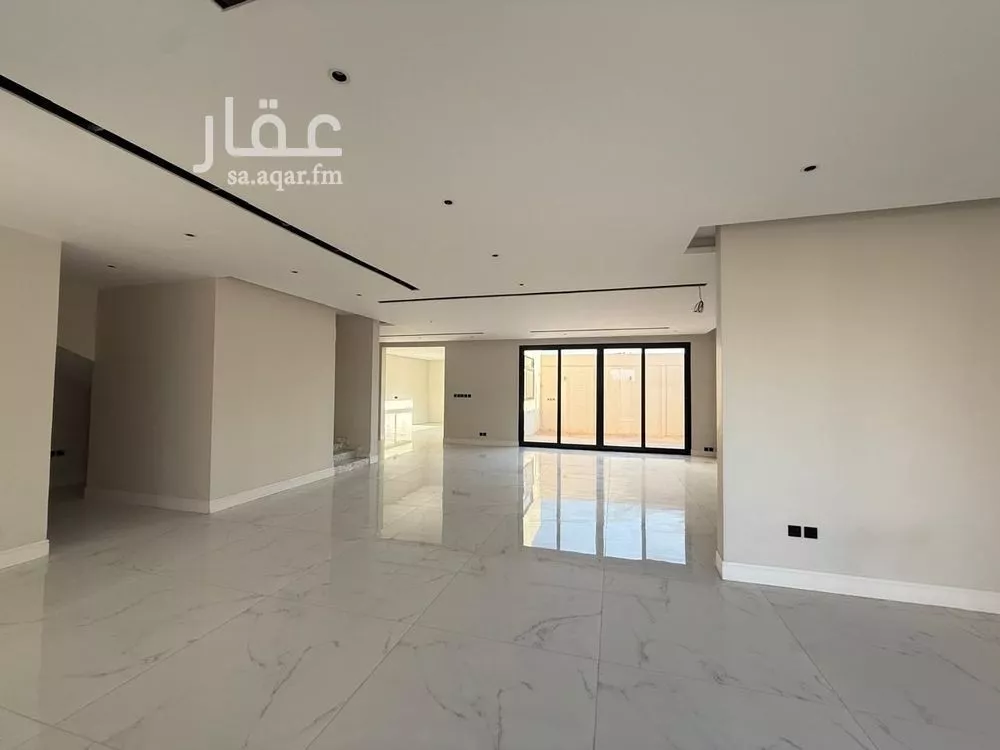 5 bedroom villa in Al Mahdiyyah 4
