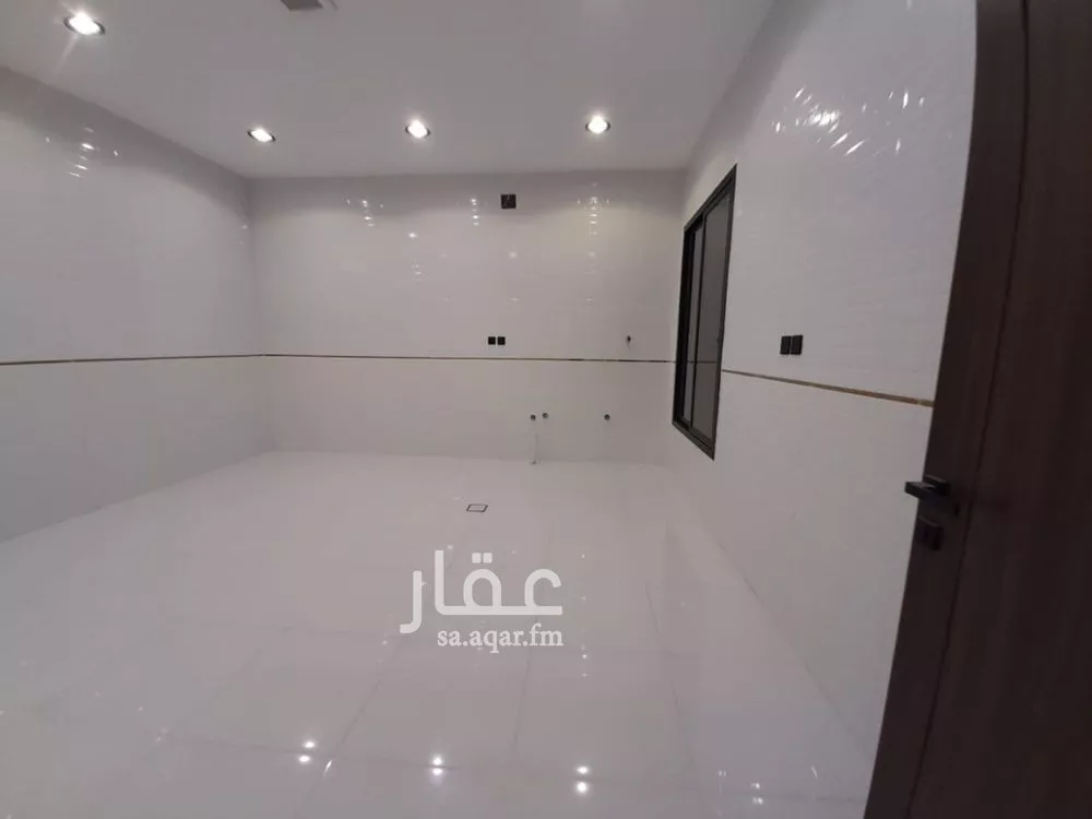 6 bedroom villa in Dhahrat Laban 12