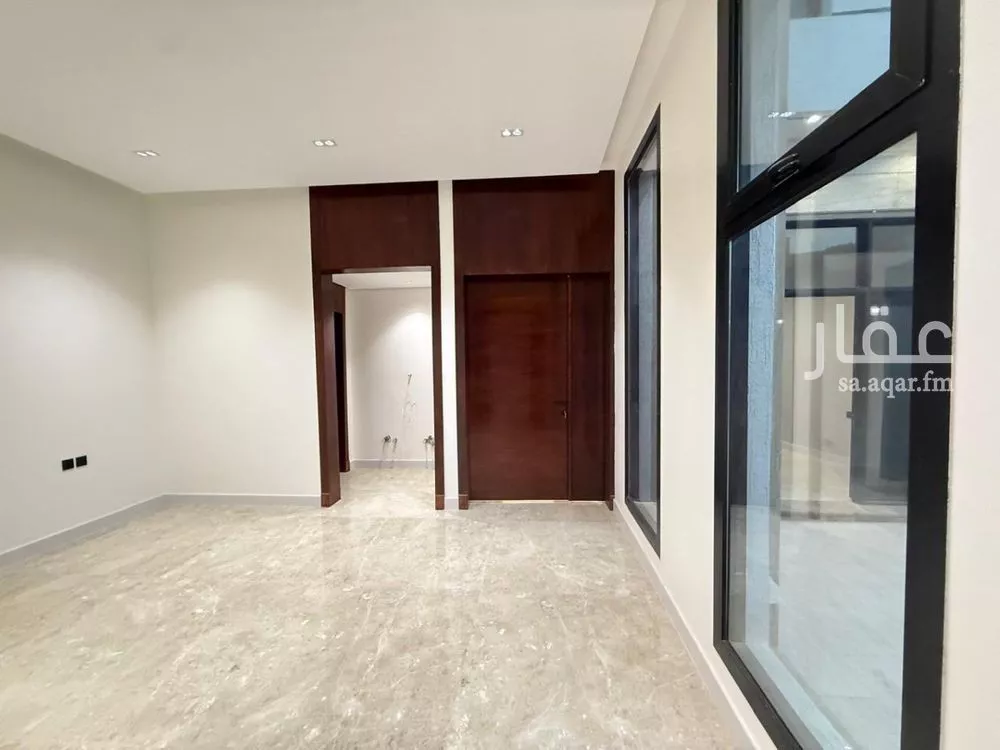5 bedroom villa in Al Mahdiyyah 5