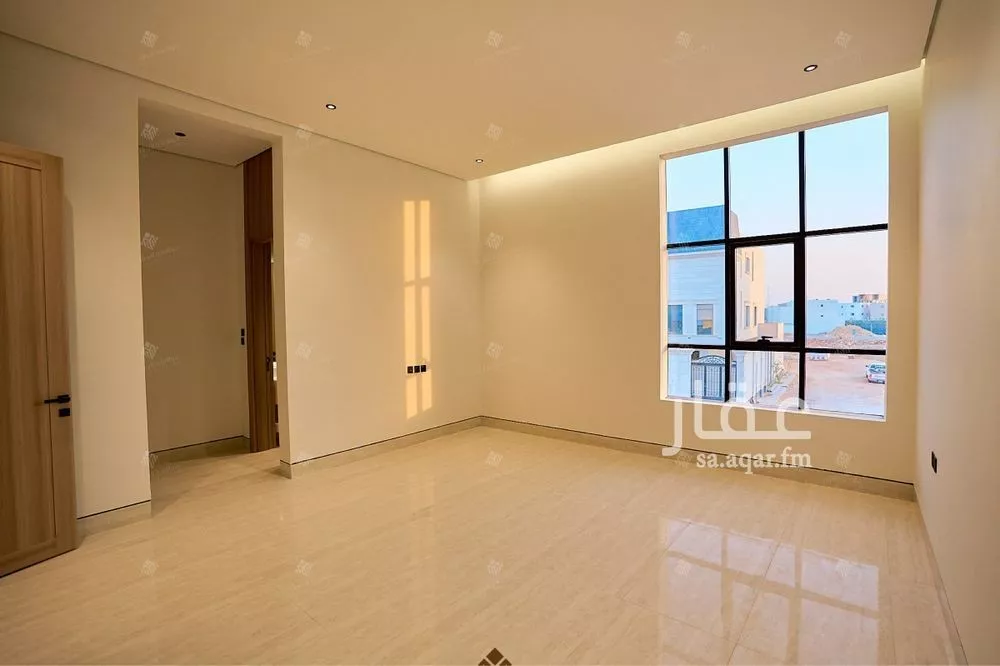 5 bedroom villa in Al Mahdiyyah 17