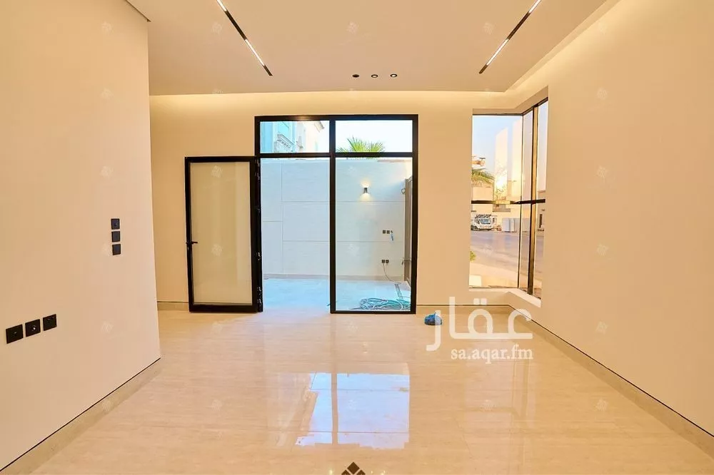 5 bedroom villa in Al Mahdiyyah 28