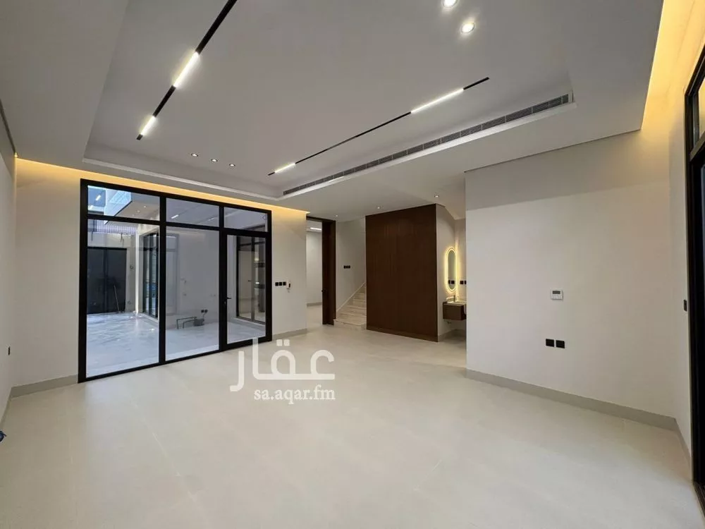 6 bedroom villa in Al Mahdiyyah 12
