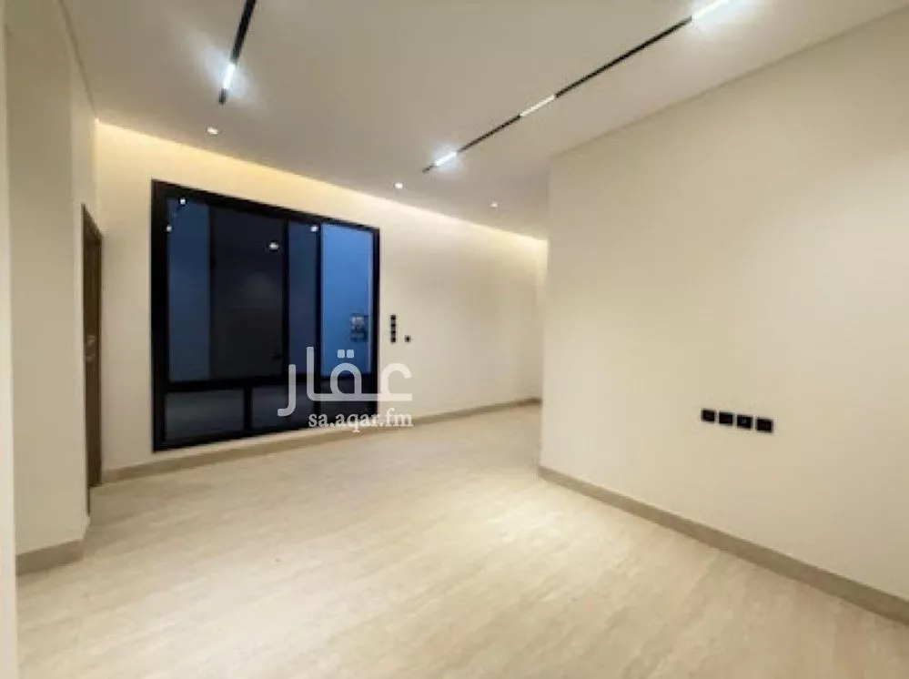 5 bedroom villa in Al Mahdiyyah 6