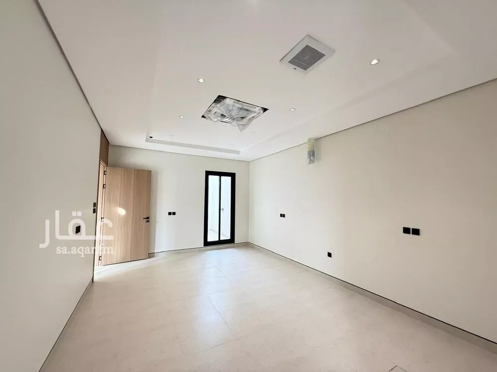 5 bedroom villa in Al Mahdiyyah 11