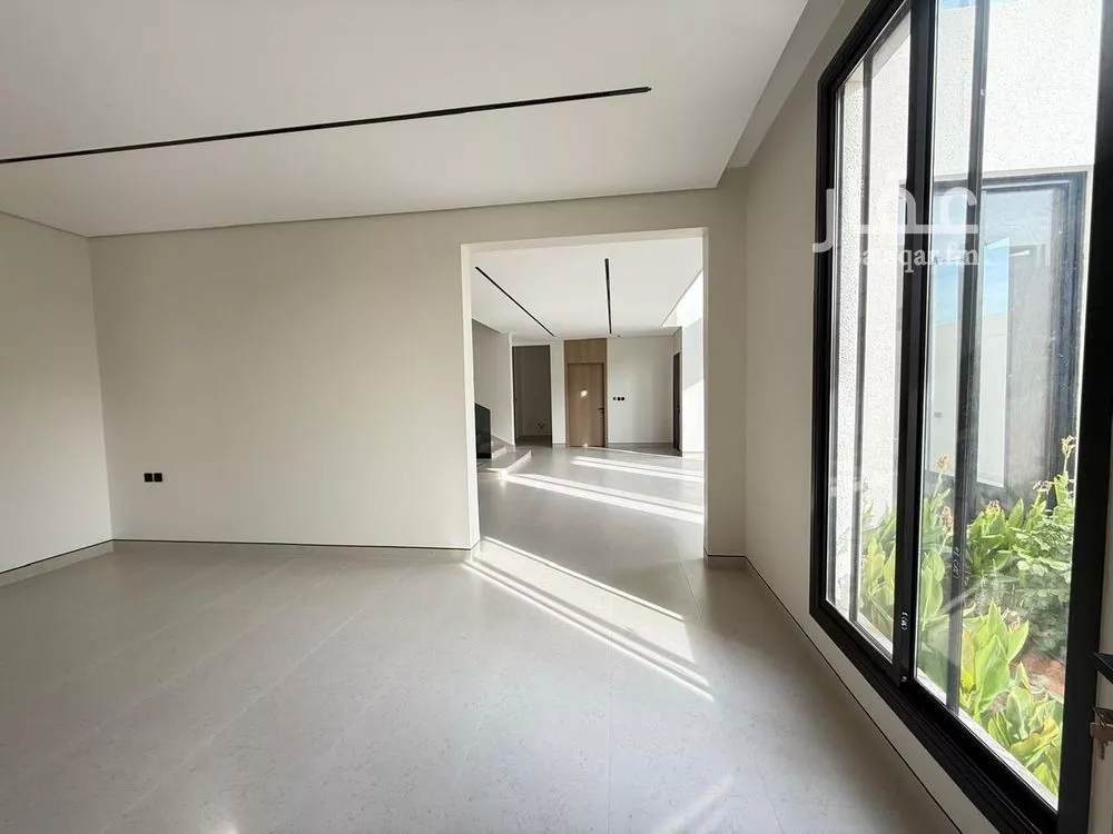 5 bedroom villa in Al Mahdiyyah 3