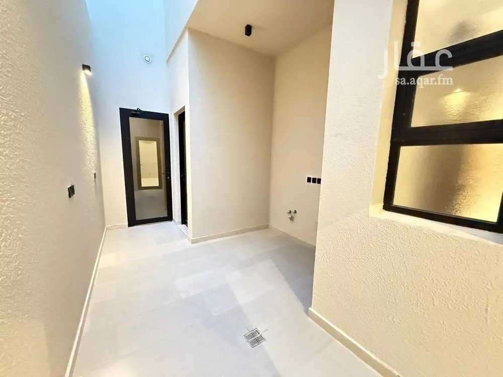 5 bedroom villa in Al Mahdiyyah 11
