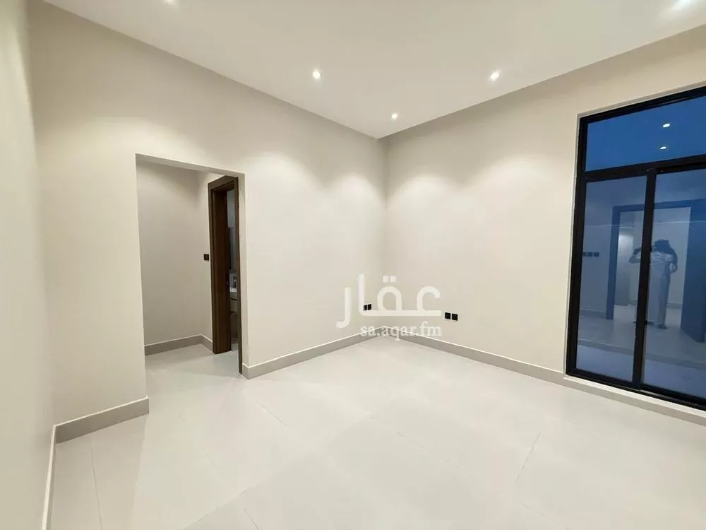 5 bedroom villa in Al Mahdiyyah 13