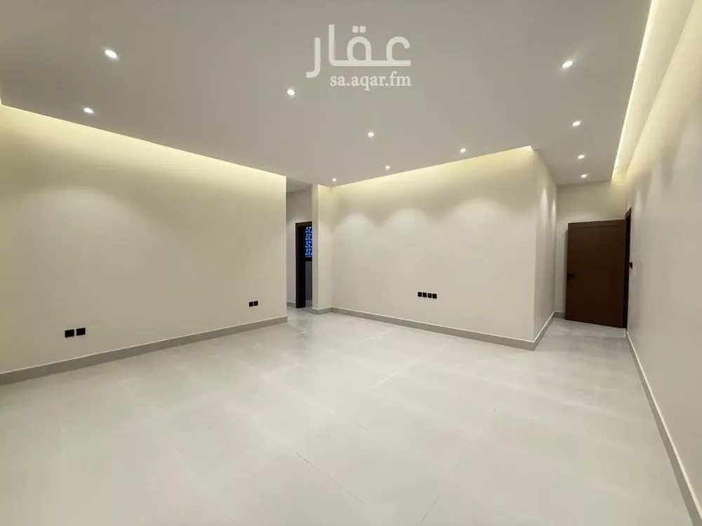 5 bedroom villa in Al Mahdiyyah 18
