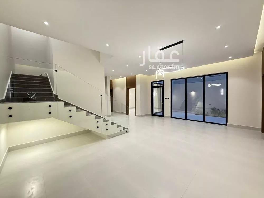 5 bedroom villa in Al Mahdiyyah 6