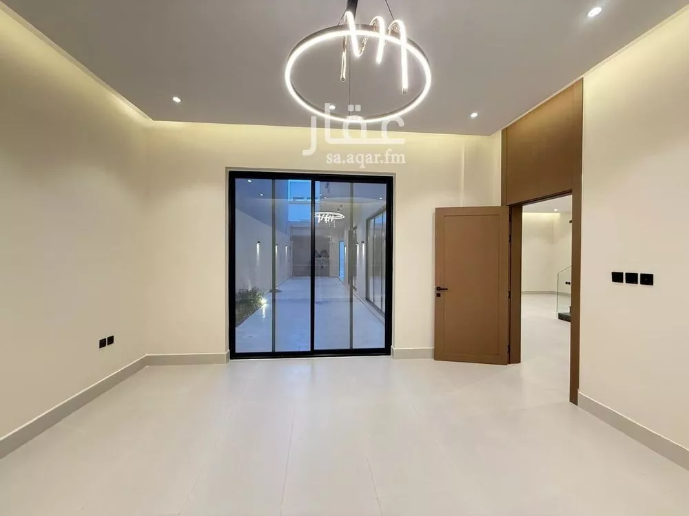 5 bedroom villa in Al Mahdiyyah 8