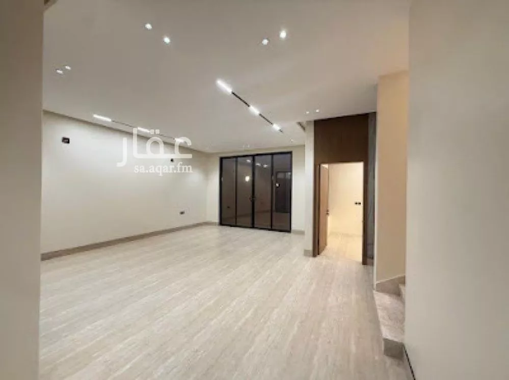 5 bedroom villa in Al Mahdiyyah 8