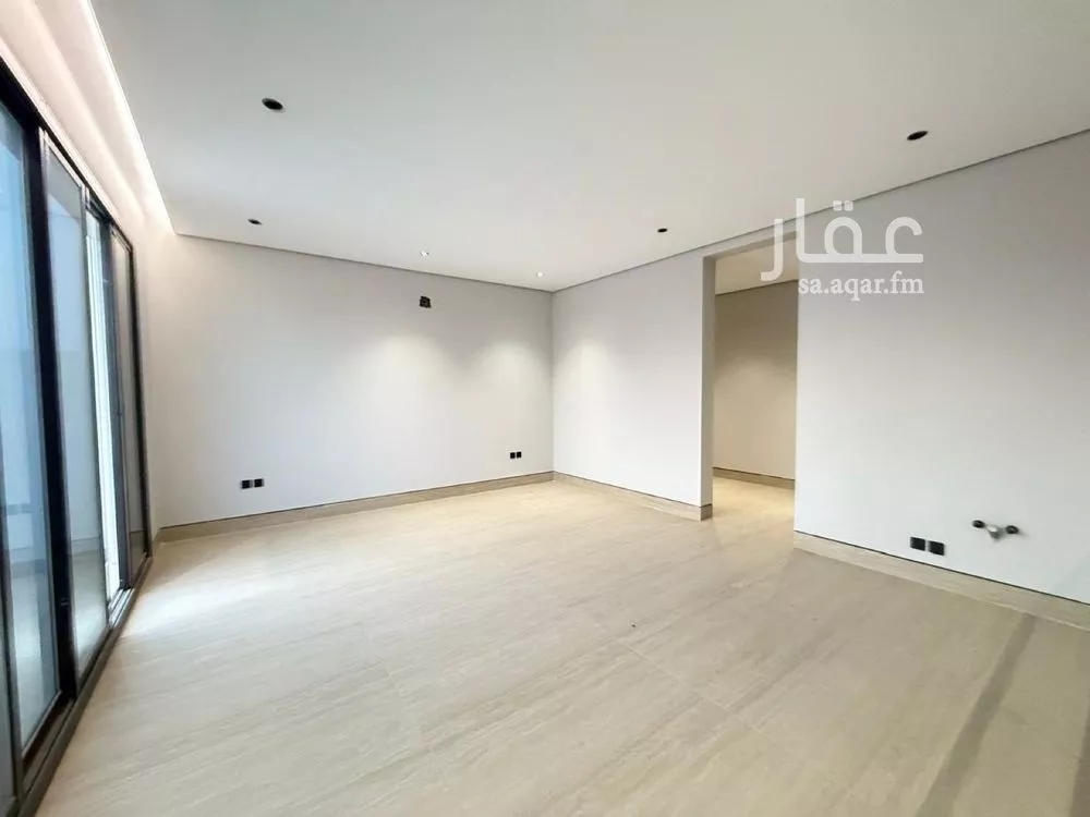 5 bedroom villa in Al Mahdiyyah 2