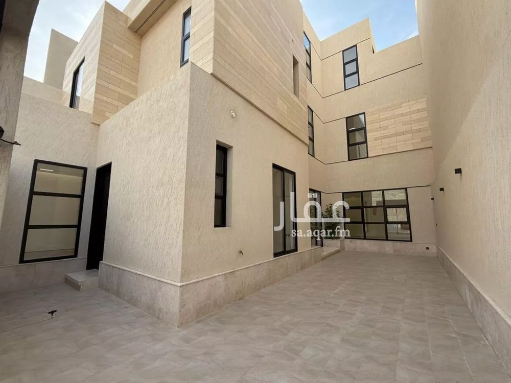 5 bedroom villa in Al Mahdiyyah 24