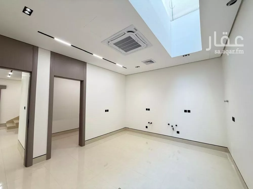 5 bedroom villa in Al Mahdiyyah 26