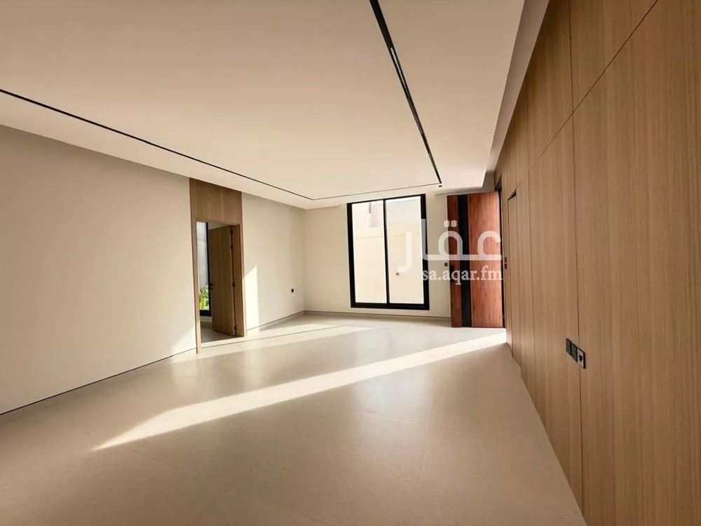 5 bedroom villa in Al Mahdiyyah 3