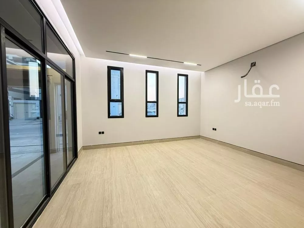 5 bedroom villa in Al Mahdiyyah 16