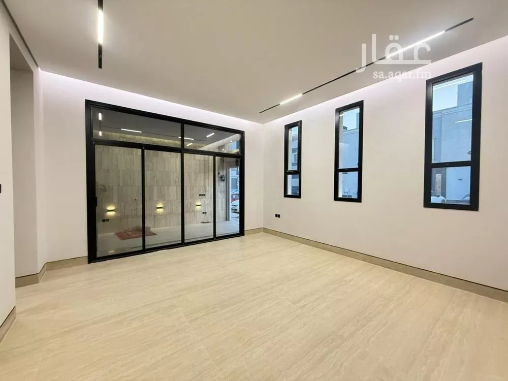 5 bedroom villa in Al Mahdiyyah 17