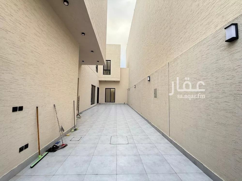 6 bedroom villa in Al Mahdiyyah 9