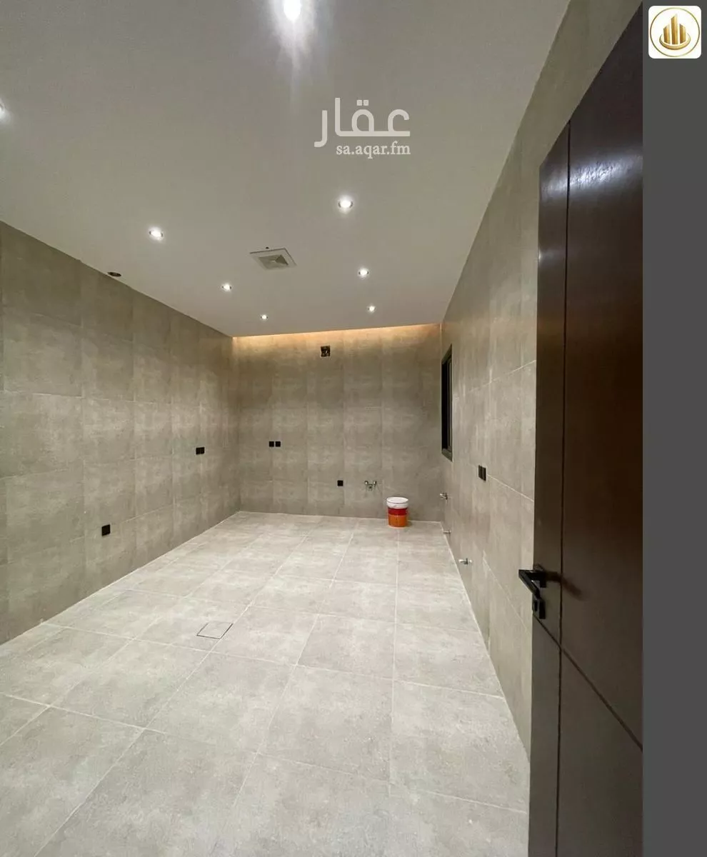 6 bedroom villa in Al Maizilah 13