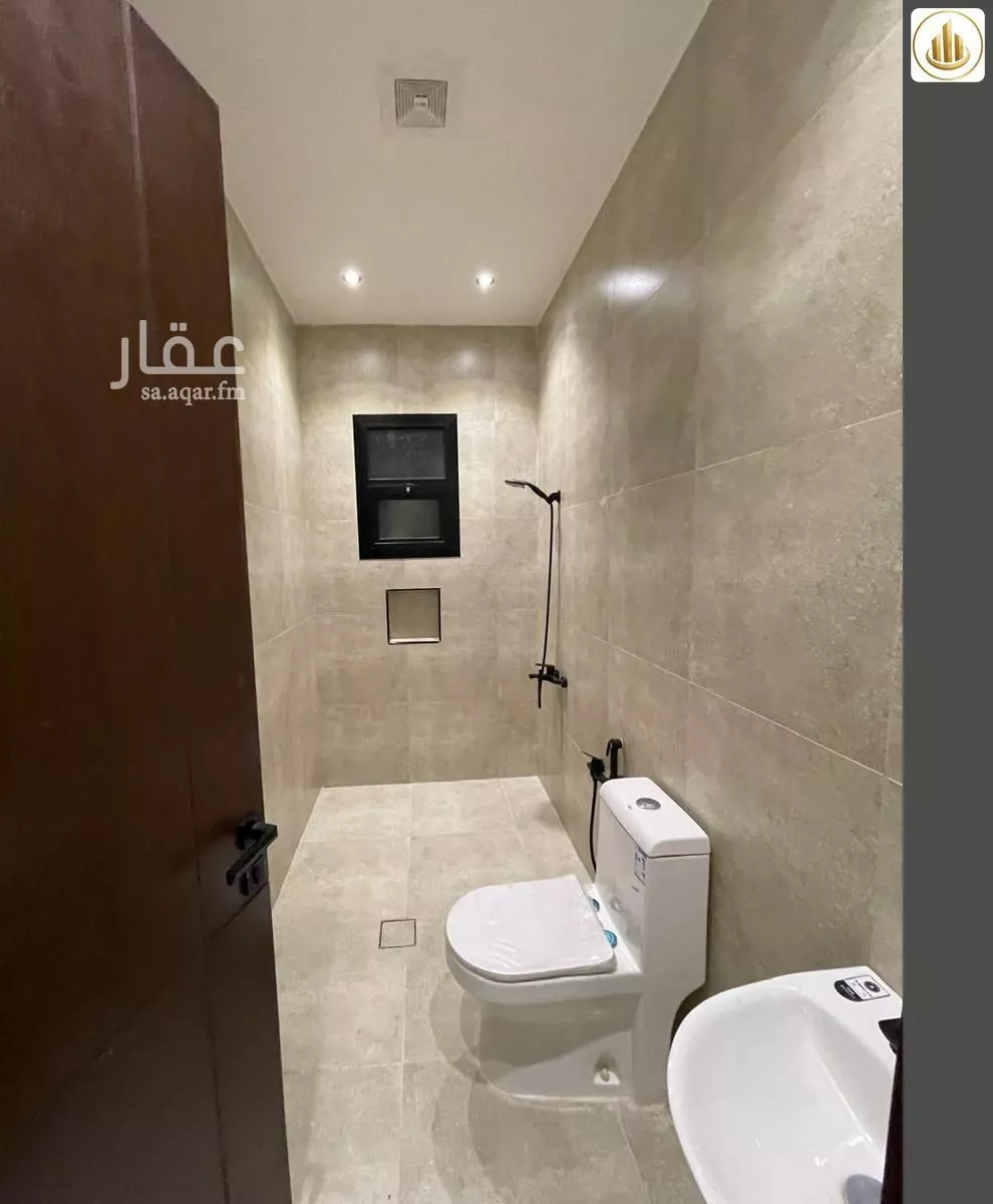 6 bedroom villa in Al Maizilah 14