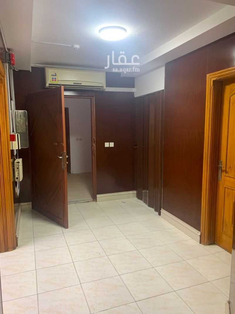 5 bedroom office in Al Nuzhah, Riyadh 6