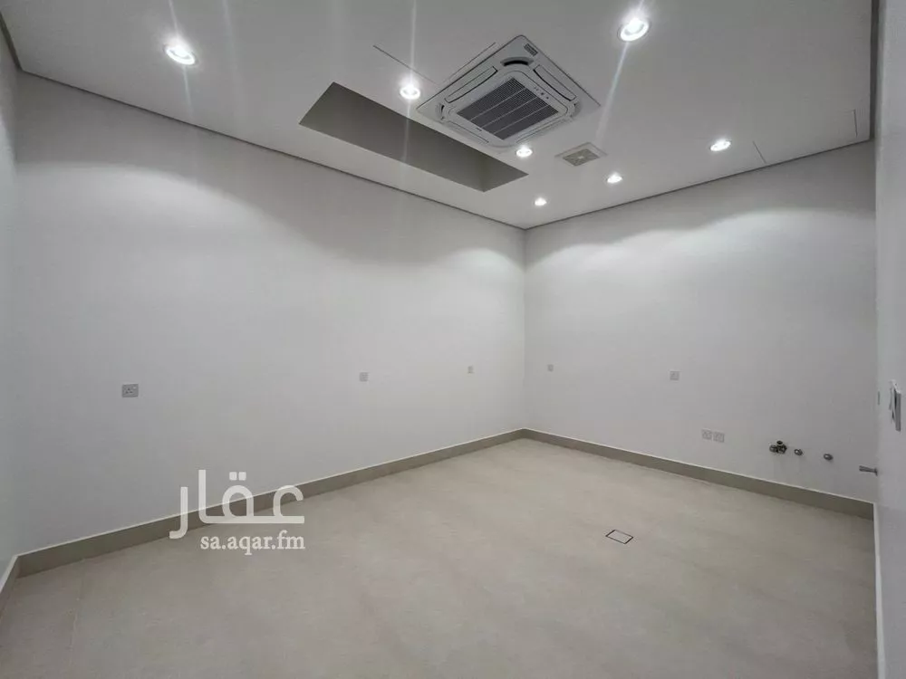 6 bedroom villa in Al Mahdiyyah 18
