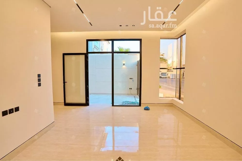6 bedroom villa in Al Mahdiyyah 17