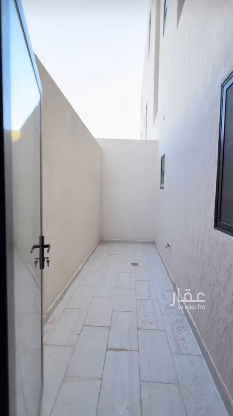 4 bedroom villa in Al Buhairah, Eastern Province 13