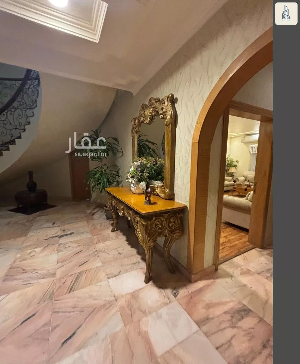 فيلا 5 غرف في الوادي 15