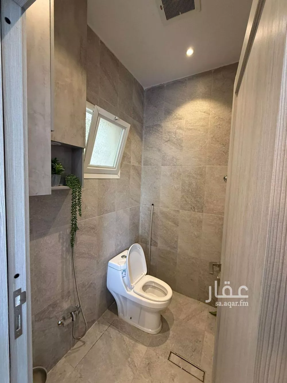 فيلا 6 غرف في النرجس 20