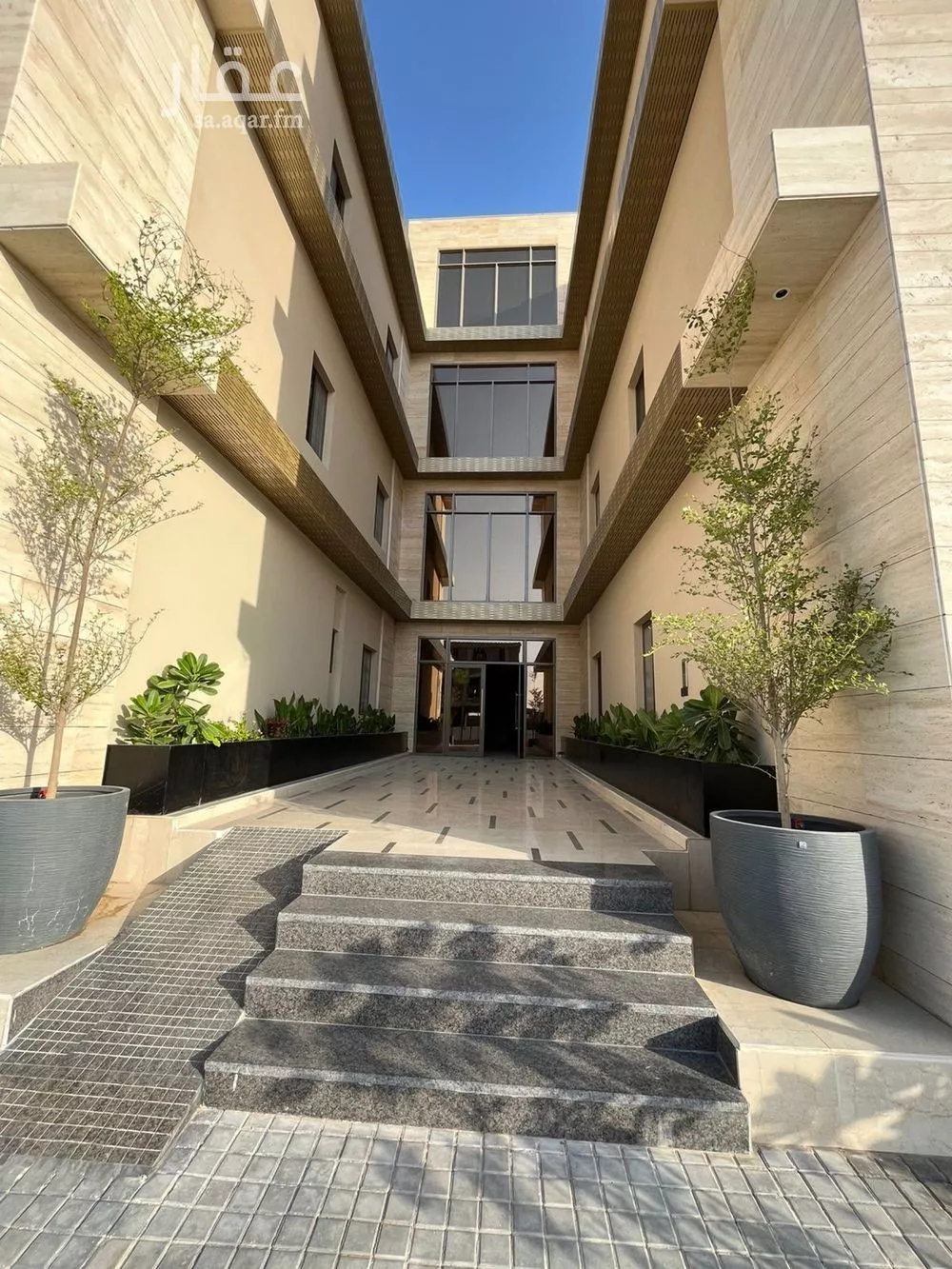 5 bedroom apartment in Al Mahdiyyah 2