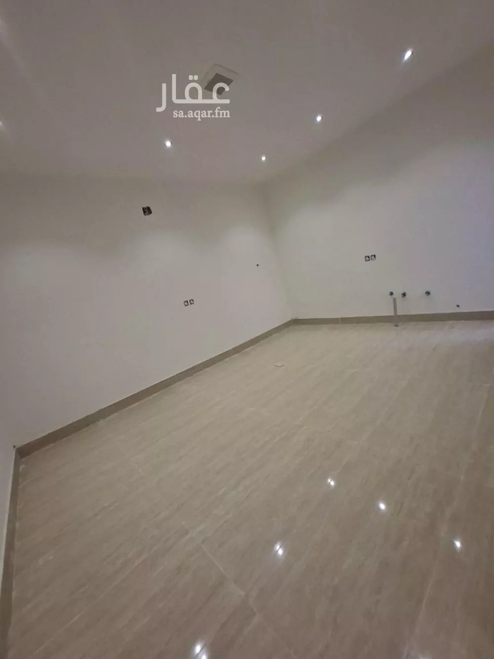 فيلا 8 غرف في طويق 20