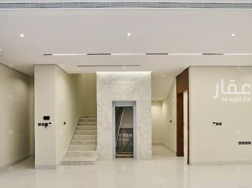 5 bedroom villa in Al Mahdiyyah 16