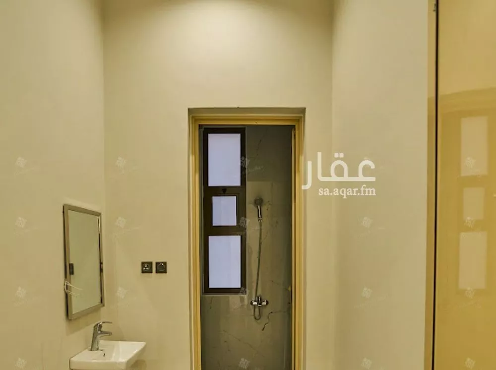 5 bedroom villa in Al Mahdiyyah 23