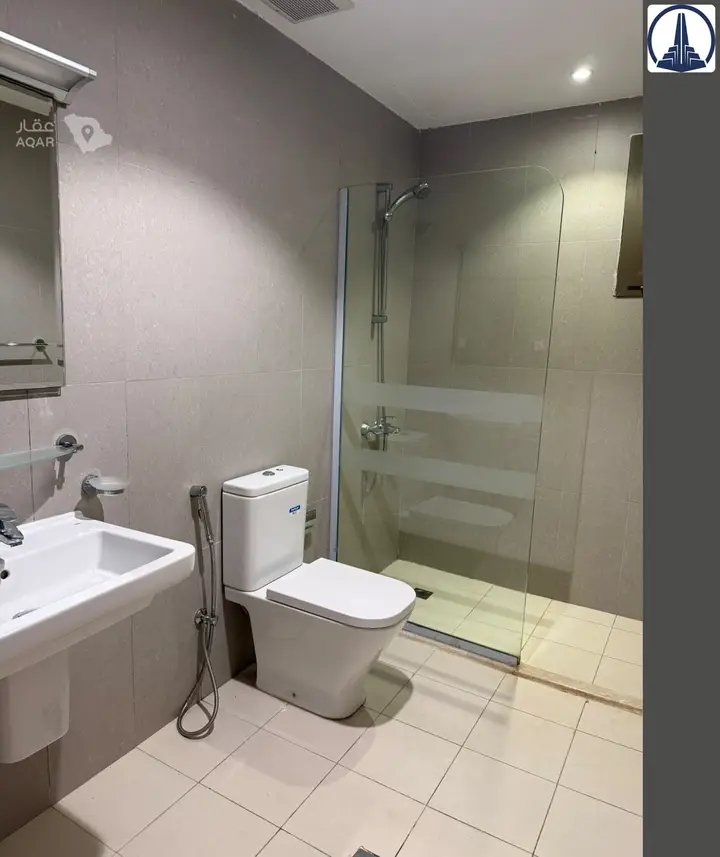 2 bedroom apartment in Al Shati, Jeddah 7
