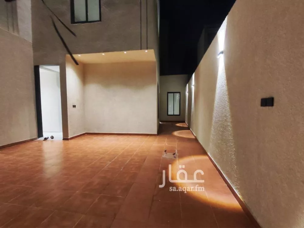 5 bedroom villa in Al Janadriyah 4