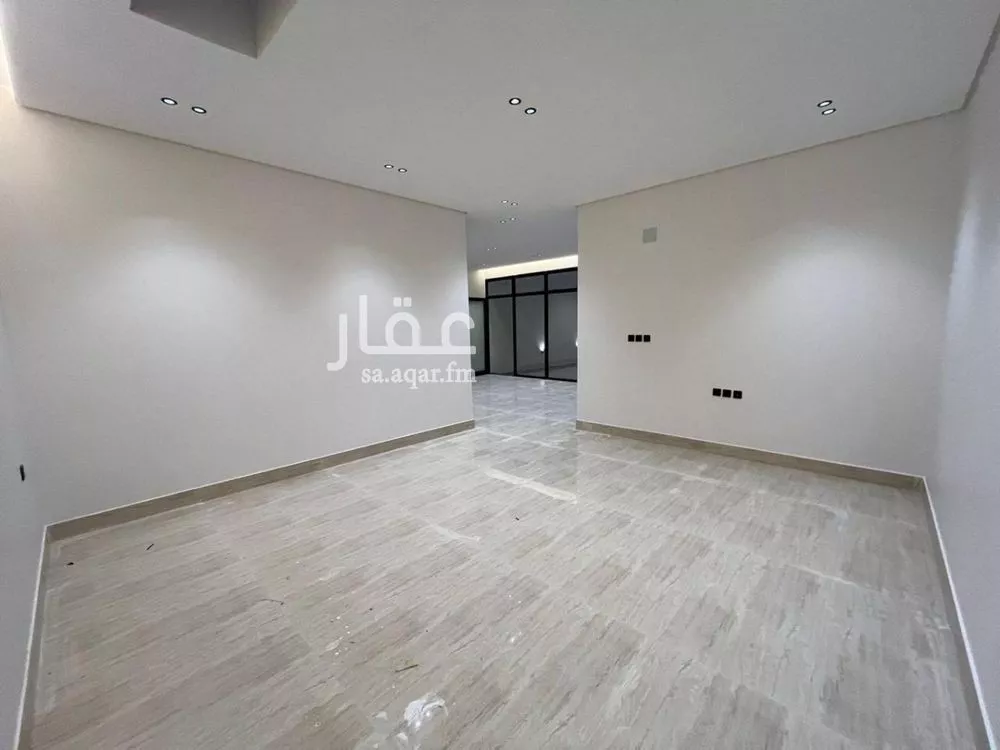 5 bedroom villa in Al Mahdiyyah 12